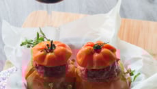 Tomates farcies au veau, jambon et riz