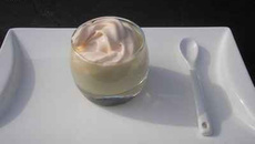 Crèmes d'asperges et chantilly de saumon fumé