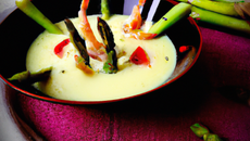 Velouté d'asperges vertes et crevettes