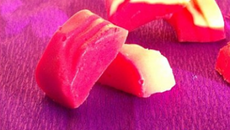 Des chocolats roses à l'amande