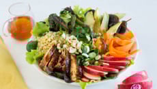 Pommes Pink Lady® boulgour gourmand et poulet grillé au miel