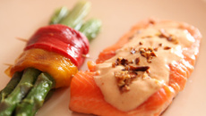 Pavés de truite mi-cuits et leur bouquet d'asperges