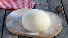 Pâte à pizza à l'eau gazeuse