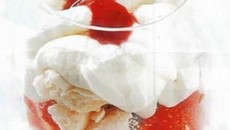 Verrine meringue Chantilly Fraises