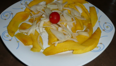 Salade de mangues aux oignons