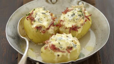 Pommes de terre gourmandes farcies au Bresse Bleu