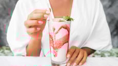 Milkshake marbré à la framboise