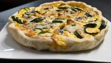 Quiche courgettes lardons gorgonzola roquefort