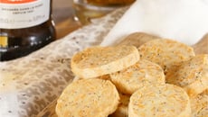 Sablés apéritifs à la mimolette et graines de pavot