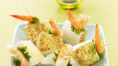 Bouchées de mini caprice aux crevettes roses