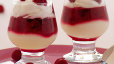 verrines de framboises et crème anglaise