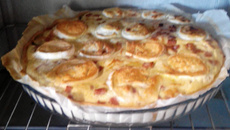 Tarte vite faite à la tomate et au jambon