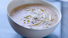 Velouté de tomates au lait de coco et à la citronnelle