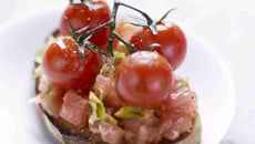 Crostini aux deux tomates