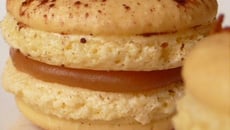 Macarons au caramel et sel de Guérande