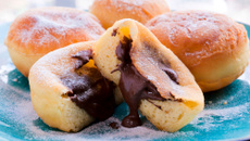 Beignets fourrés au chocolat