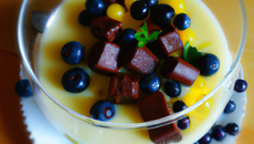 Myrtilles et chocolat blanc pour une panna cotta double saveur