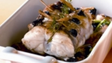 Lotte rôtie aux olives noires