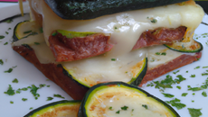 Croque monsieur aux courgettes