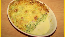 Gratin de ravioles aux lardons et courgettes