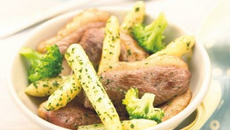 Wok de magret de canard fermier des Landes et d'asperges des sables des Landes