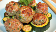 Boulettes de porc aux courgettes