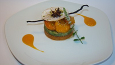 Pastilla destructurée aux abricots, pistache, vanille et épices