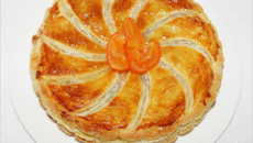 Galette des rois à la crème amandine, lemon curd et clémentines confites
