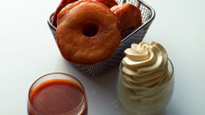 Beignets de pomme sauce cannelle caramélisée crème chantilly calvados