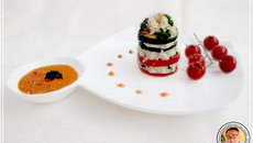 Mille feuilles d'été et son coulis de poivrons rouge