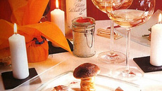 Noix de saint jacques à la tête de cèpe, bouchée et tartelette de pieds, vinaigrette de betteraves