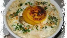 Œuf cocotte au thon et aux échalotes