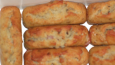 Cake aux lardons, aux noix et au roquefort