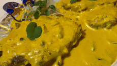Escalopes de veau au lait de coco, curry jaune et gingembre