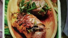 Bavette roulée au comté et fondue d'oignon