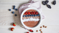 Smoothie bowl et jus de pruneau