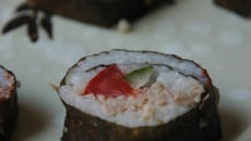 Maki au thon comme une salade riz