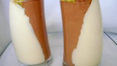 Duo de mousse au chocolat noir et blanc