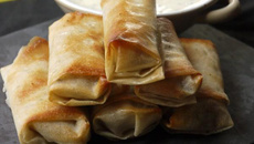 Croustillants d'agneau façon agneau de Pâques aux flageolets, ail et romarin, sauce moutardée