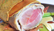 Selle d'agneau farcie matignon