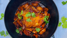 Travers de porc laqués au miel et épices