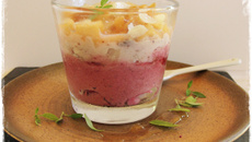 Verrine mousse de betterave, mousse d'ail au chutney de figues, melon et caramel d'ail