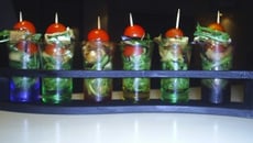 Verrine de courgette à la feta sous lit de roquette