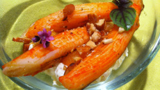 Chaud-Froid de Coraya Suprêmes à la mousse de fromage frais épicé et fruits secs fumés.