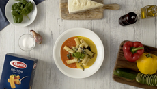 Rigatoni à la courgette et sauce de poivrons