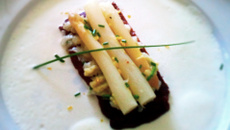 Sablés d'asperges sauce ricotta
