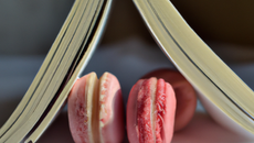 Macaron rose en cœur à la vanille pour la St-Valentin