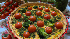 Quiche au brocolis, à la tomate et à la moutarde