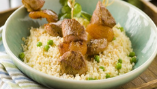 Brochettes d'agneau aux abricots secs