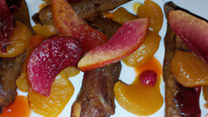 Aiguillettes de canards poêlées aux pommes et pêches